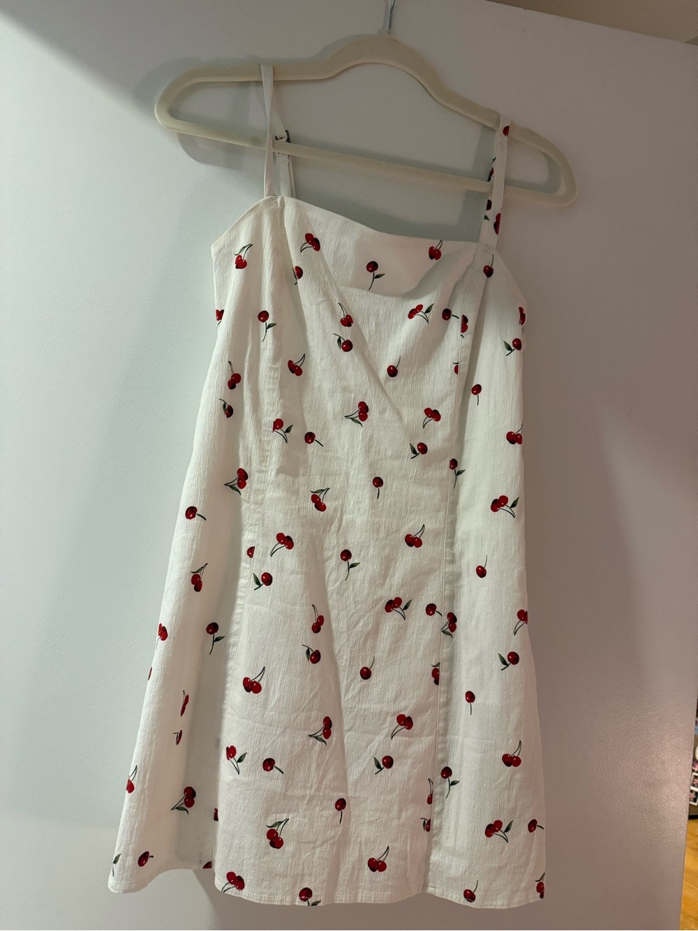 Abercrombie & Fitch White Cherry-Print Slip Dress - Picture 2 of 2